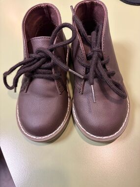 Classic Toddler Lace-Up Boots in Brown